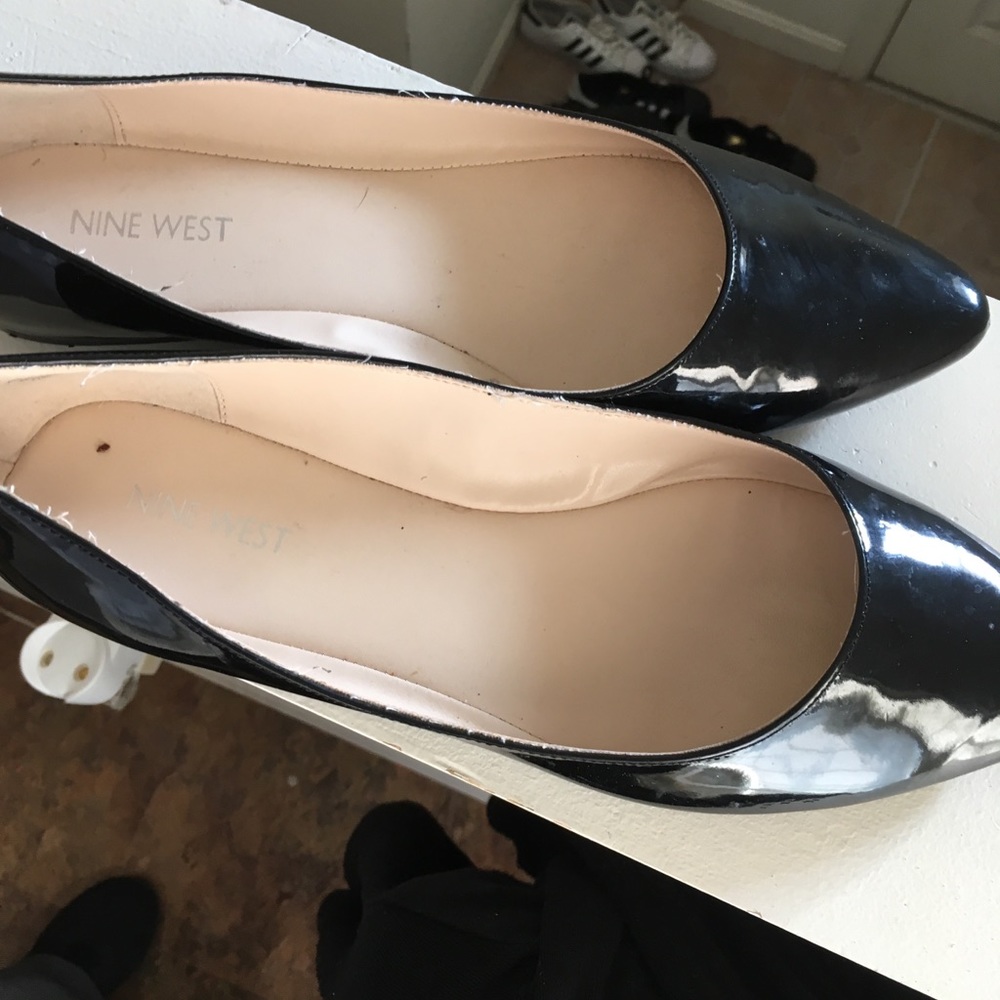 Nine West Pointed toe flats